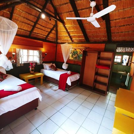 Pumusa Bushcamp Hluhluwe Esterno foto