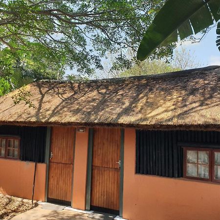 Pumusa Bushcamp Hluhluwe Esterno foto