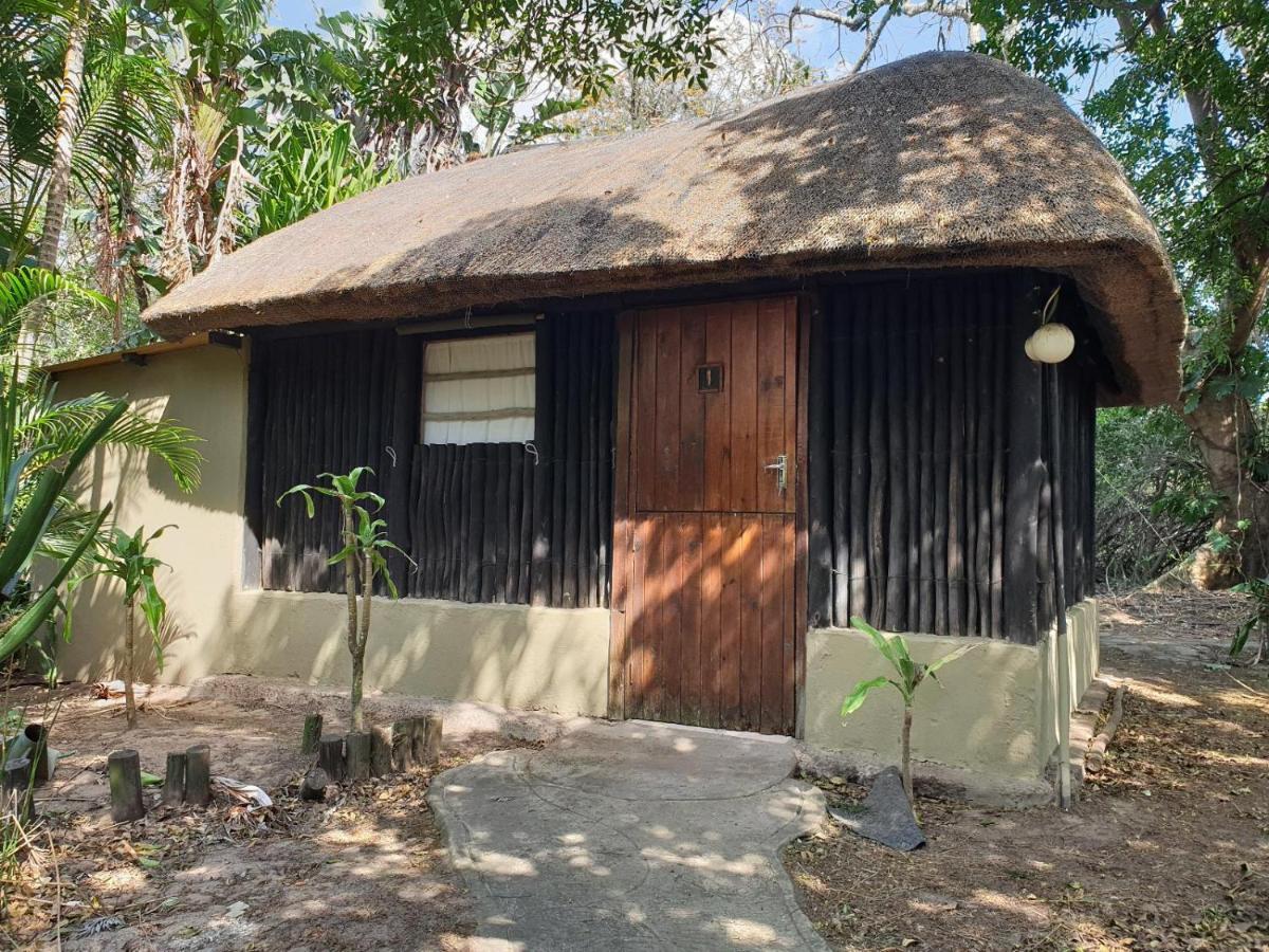 Pumusa Bushcamp Hluhluwe Esterno foto