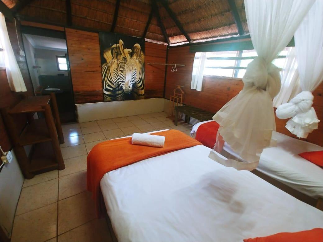 Pumusa Bushcamp Hluhluwe Esterno foto
