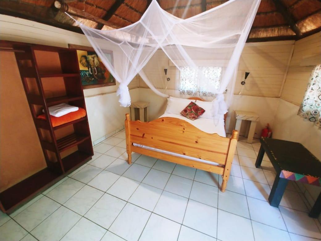 Pumusa Bushcamp Hluhluwe Esterno foto