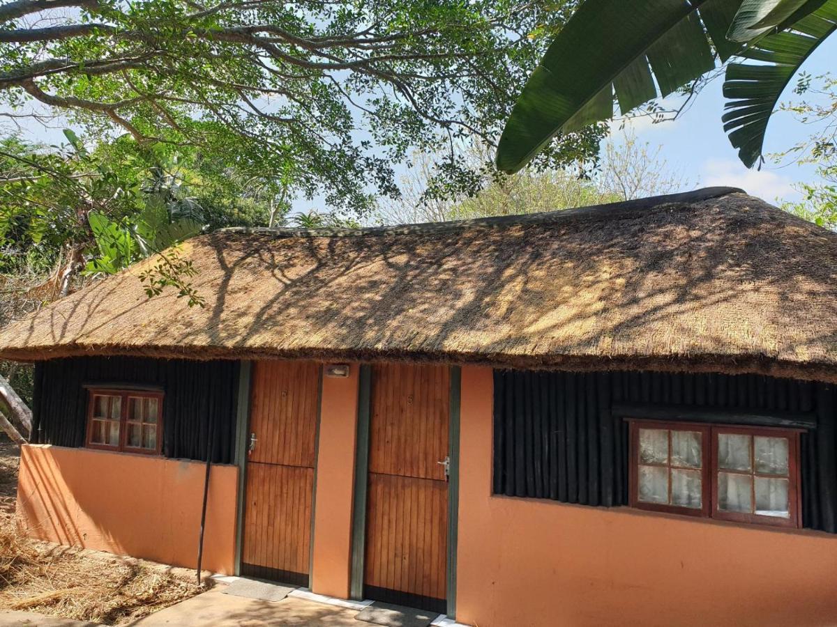 Pumusa Bushcamp Hluhluwe Esterno foto
