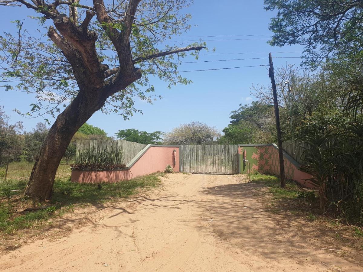 Pumusa Bushcamp Hluhluwe Esterno foto
