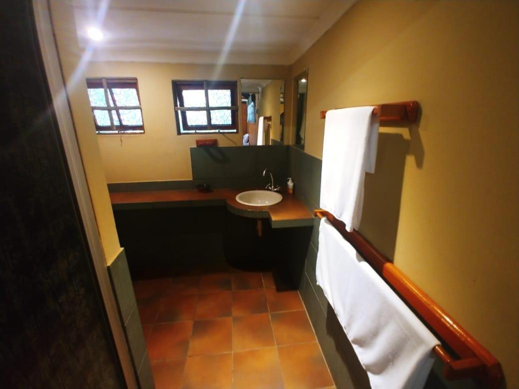 Pumusa Bushcamp Hluhluwe Esterno foto