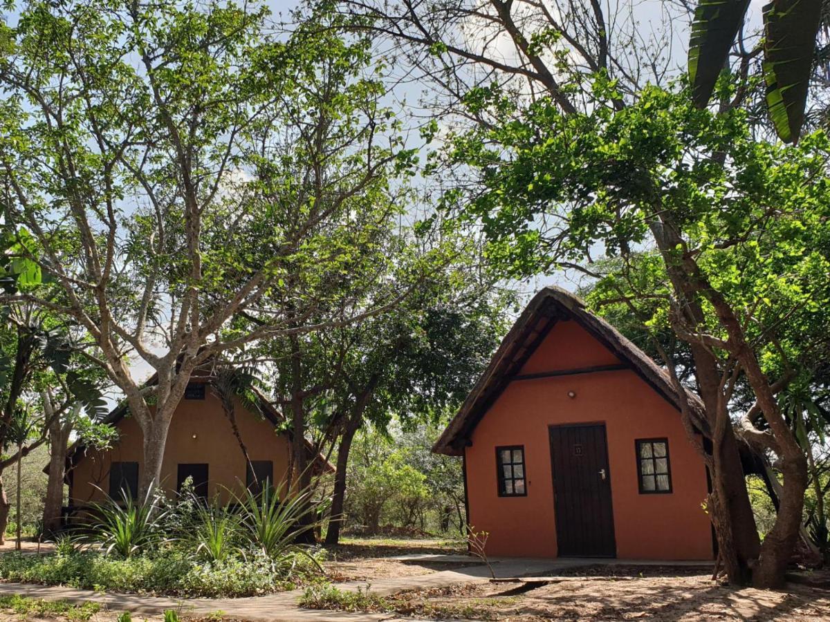 Pumusa Bushcamp Hluhluwe Esterno foto