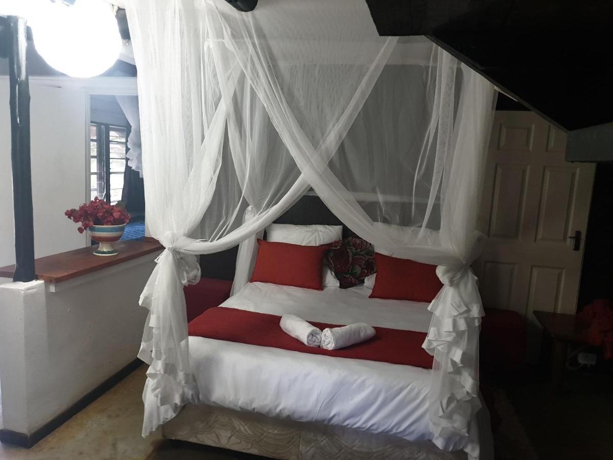 Pumusa Bushcamp Hluhluwe Esterno foto