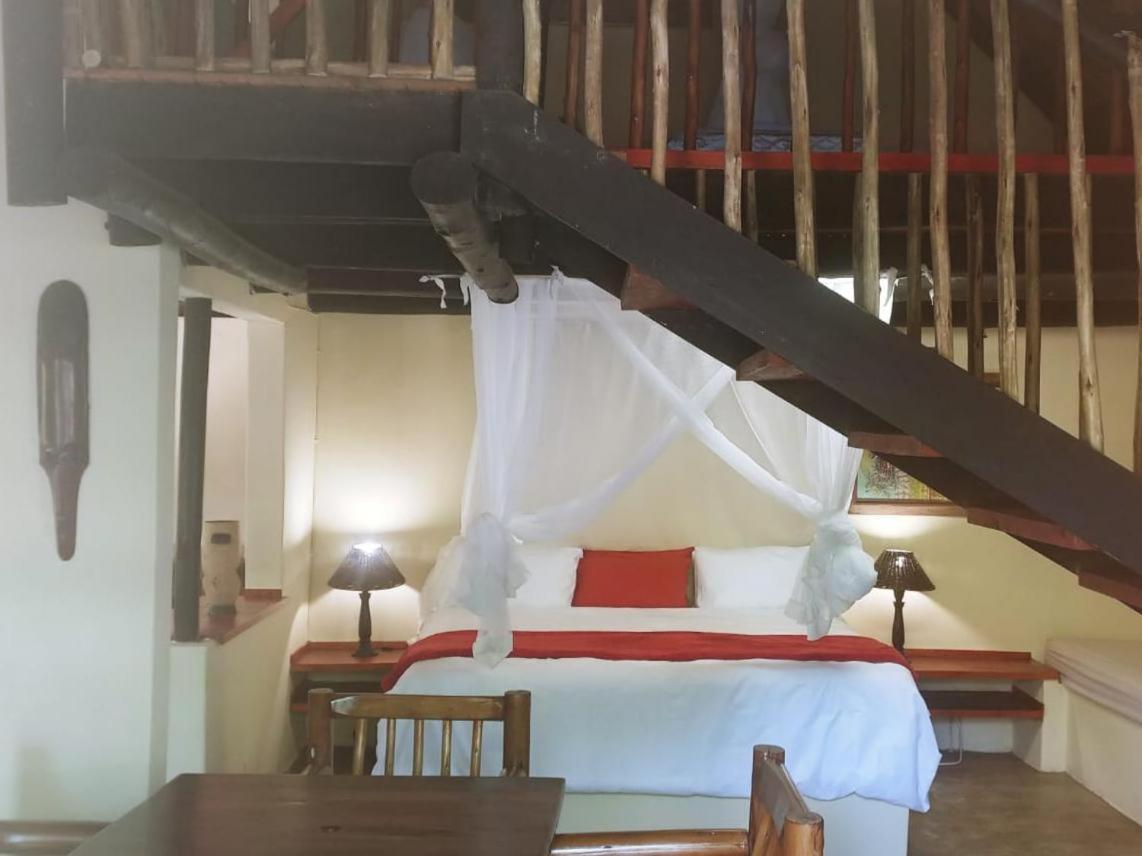 Pumusa Bushcamp Hluhluwe Esterno foto