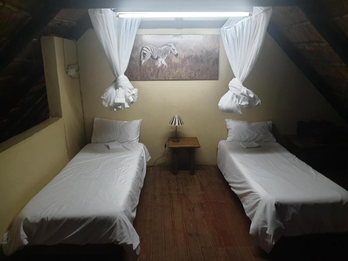 Pumusa Bushcamp Hluhluwe Esterno foto