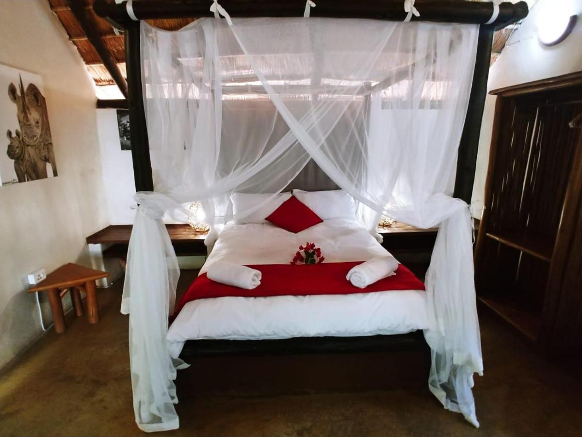 Pumusa Bushcamp Hluhluwe Esterno foto