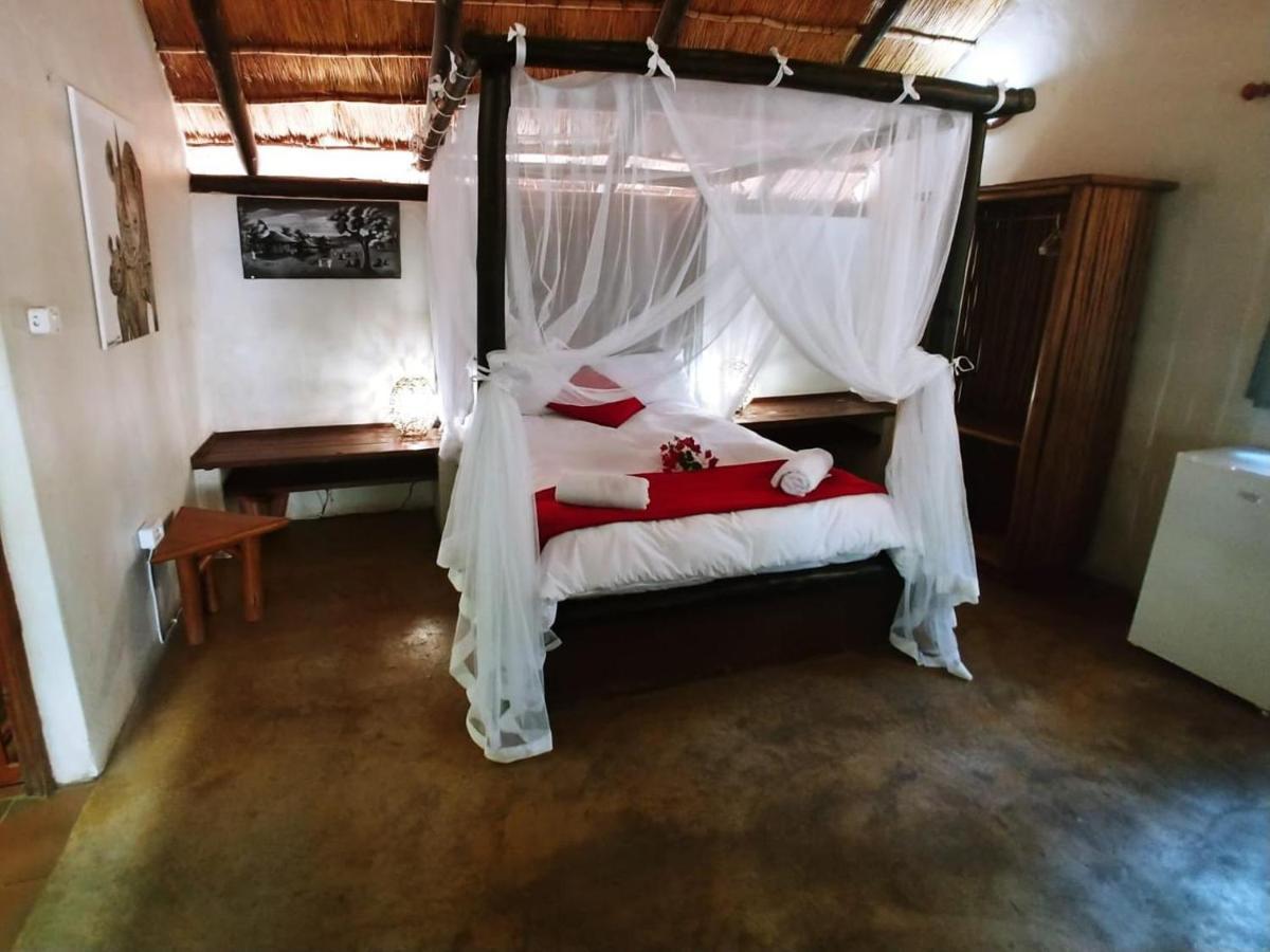 Pumusa Bushcamp Hluhluwe Esterno foto