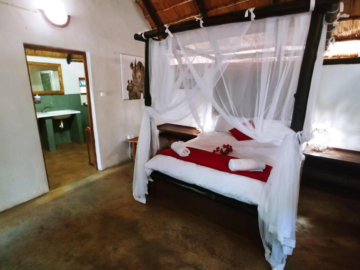 Pumusa Bushcamp Hluhluwe Esterno foto