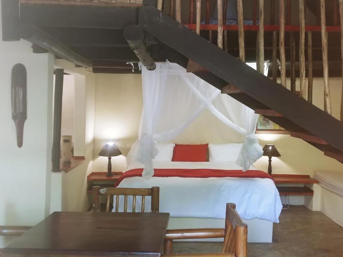 Pumusa Bushcamp Hluhluwe Esterno foto